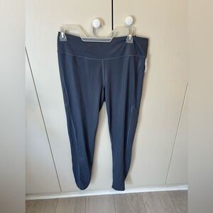 Victoria's Secret Sport Charcoal Leggings, body wick, Brand New with tags🏷️